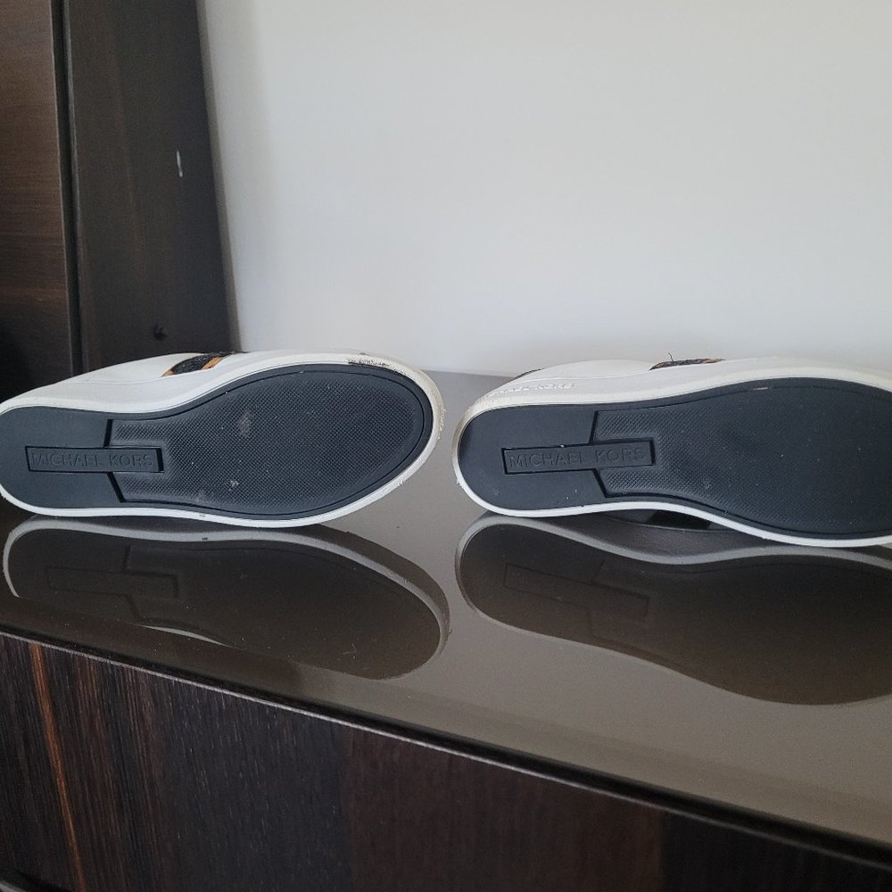 Michael Kors woman 7.5  sneakers - Picture 12 of 14